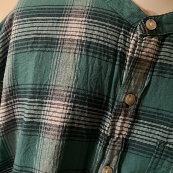 Hollister Men's Long Sleeve Button Down Shirt - Picture 2 of 4